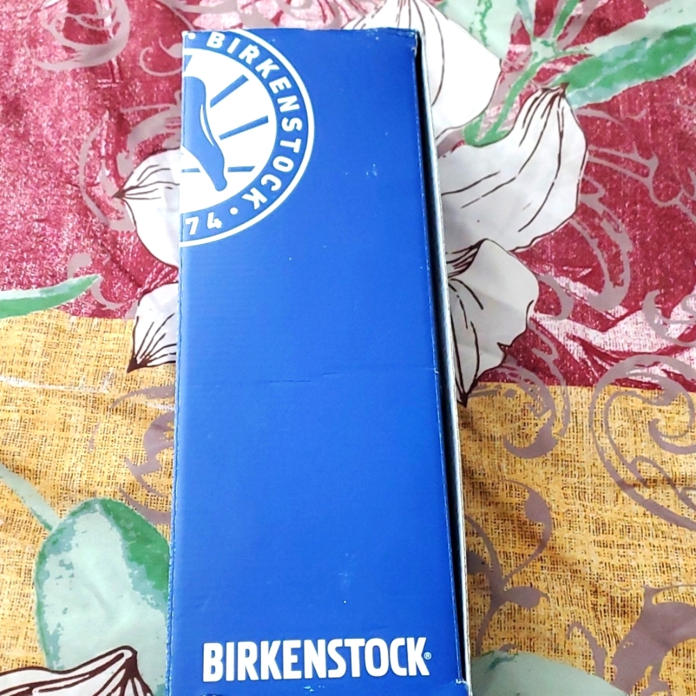Empty shoe box